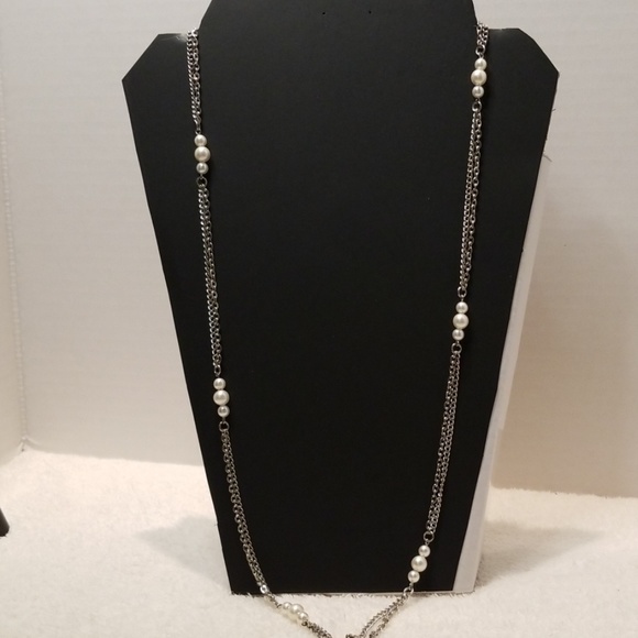 Faux pearl brooch and necklace - Picture 2 of 4